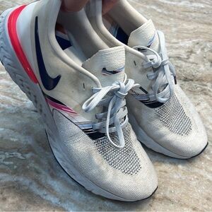 Nike Women's White and Blue Sneakers